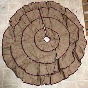 Burlap Christmas tree skirt with red plaid trim